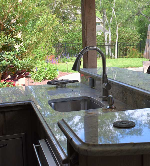 Granite-Outdoor-Kitchen